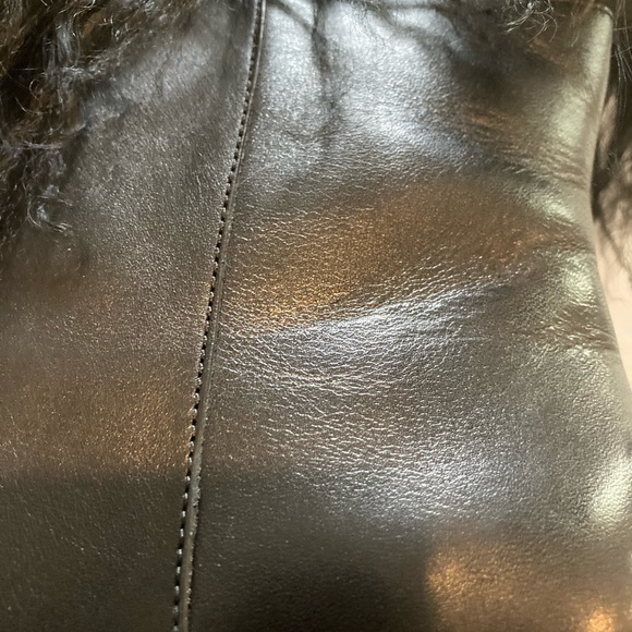 🆕MICHAEL KORS 7.5 blk leather boots w/sheep’s fur - Picture 11 of 12